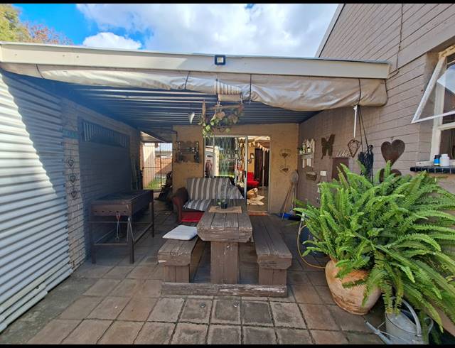 4 BEDROOM HOUSE FOR SALE IN THREE RIVERS